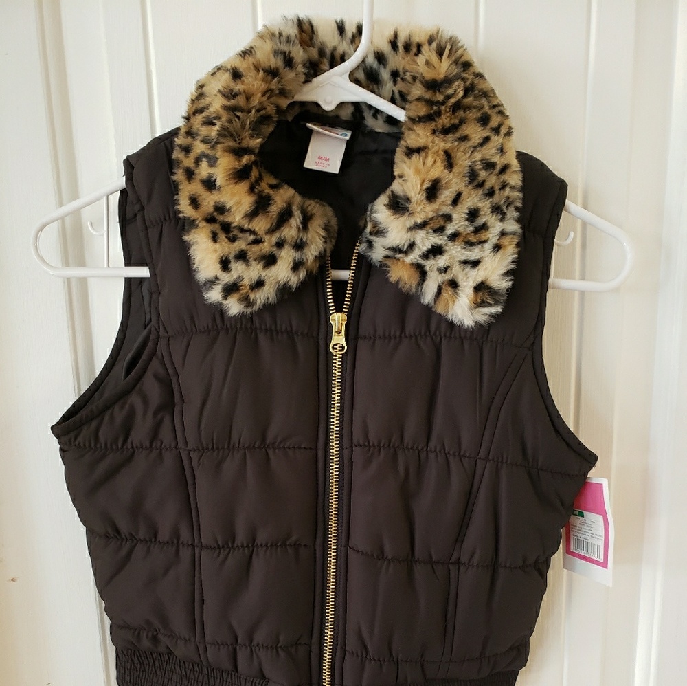 NWT- Circo Girls black puffer vest
